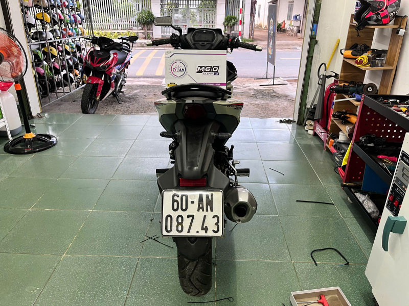 Độ đèn nâng cấp ánh sáng Titan Moto M60 Ultra V2 cho xe Exciter 155
